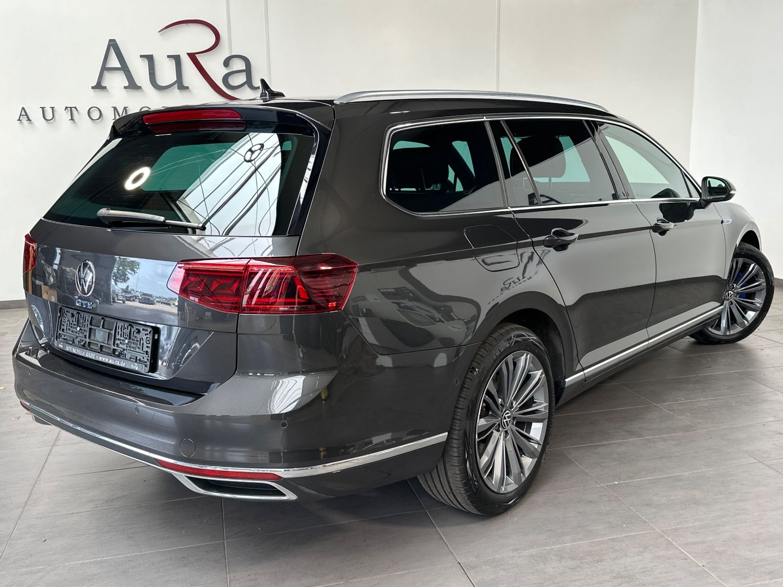 Fahrzeugabbildung Volkswagen Passat Variant 1.4 TSI DSG GTE R-Line NAV+LED