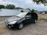 Ford Focus MK1 Ghia  TÜV bis 12/2026  vi... - Ford Focus aus 2000: Kombi