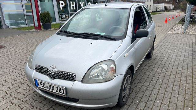 Toyota Yaris 1.3 linea sol KLIMA