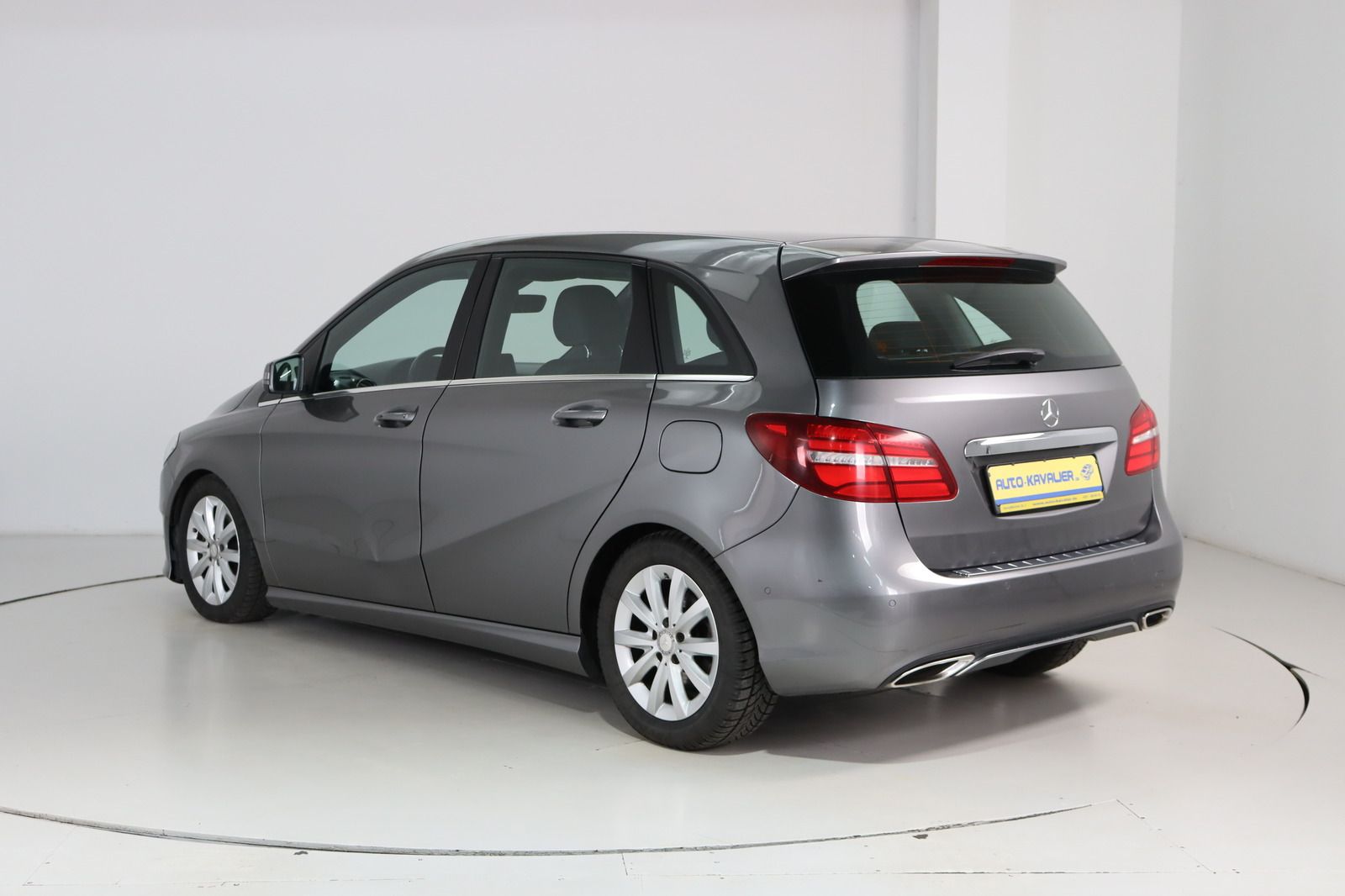 Fahrzeugabbildung Mercedes-Benz B 200 d Sports Tourer * LED * Pano * Edition Urb