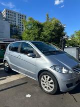 Mercedes-Benz A200 Automatik | TÜV | SHZ | PDC | Nichtraucher - Mercedes-Benz 200 in München