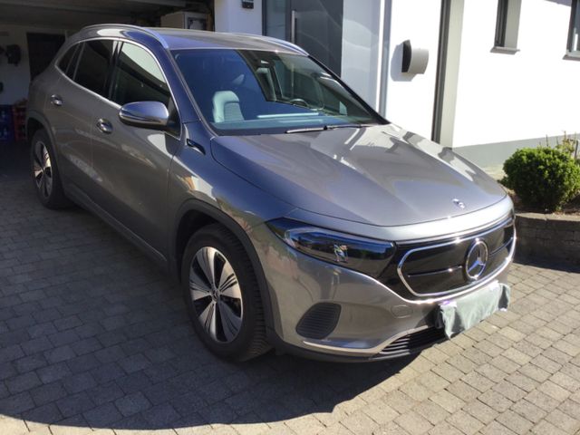 MERCEDES-BENZ EQA 250 Progressive 