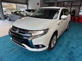 Mitsubishi Outlander PHEV Plus 4WD*2.Hand*Navi*Leder - Mitsubishi Outlander Plus mit Hybrid-Antrieb (Benzin/Elektro)