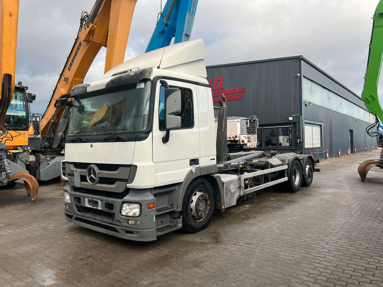 Fahrzeugabbildung Mercedes-Benz Actros 2541/AC/Meiller/Liftachse+Lenkachse/6x2
