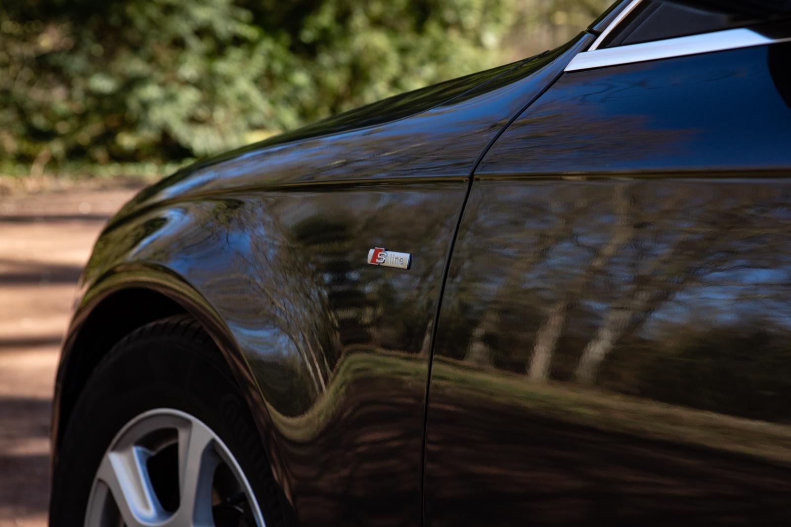 Audi A4 2011 — photo 13