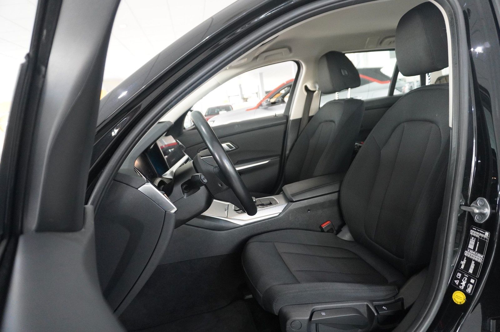 Fahrzeugabbildung BMW 330D TOURING X-DRIVE NAVI/LED/KAMERA/VIRT./SPORT