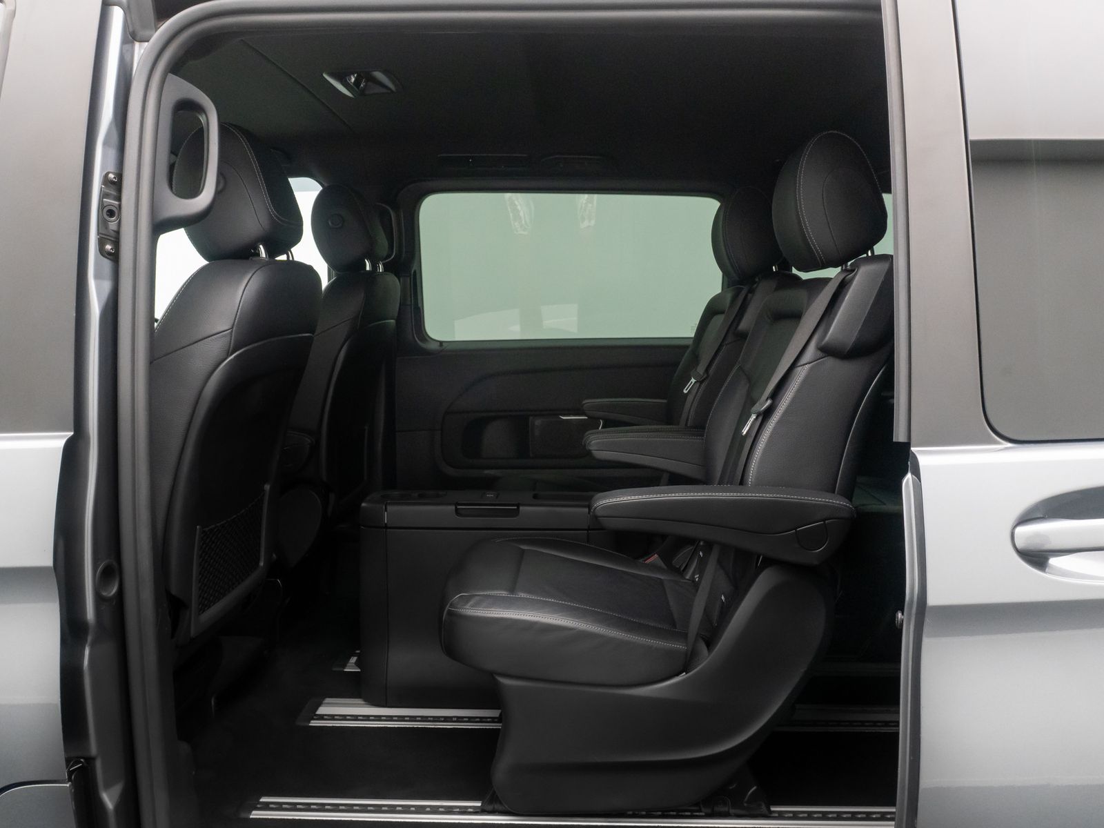 Fahrzeugabbildung Mercedes-Benz V 250 ACC Kamera Burmester AHK TischPaket 19Zoll