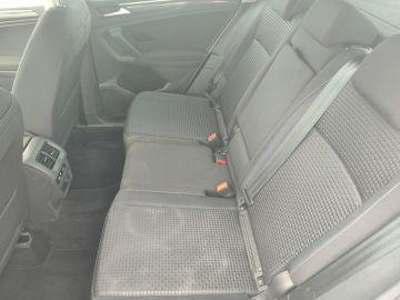 Volkswagen Tiguan - 12
