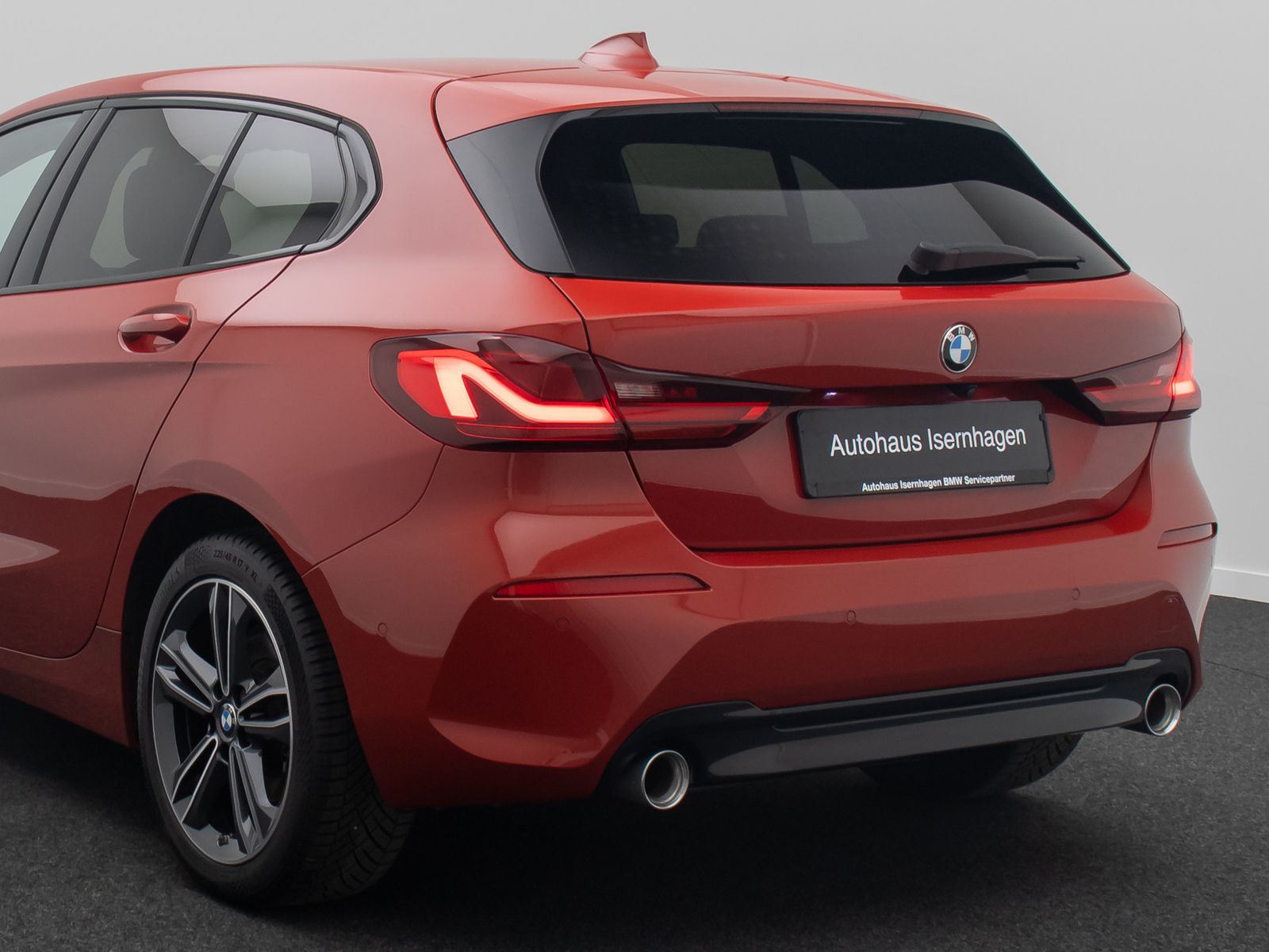 Fahrzeugabbildung BMW 118d SportLine Kamera HUD DAB H/K Stop&Go Komfor