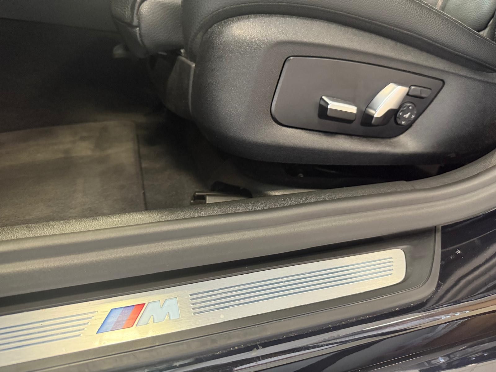 Fahrzeugabbildung BMW 540i Touring xDrive M /1.HAND/ SCHECKHEFT