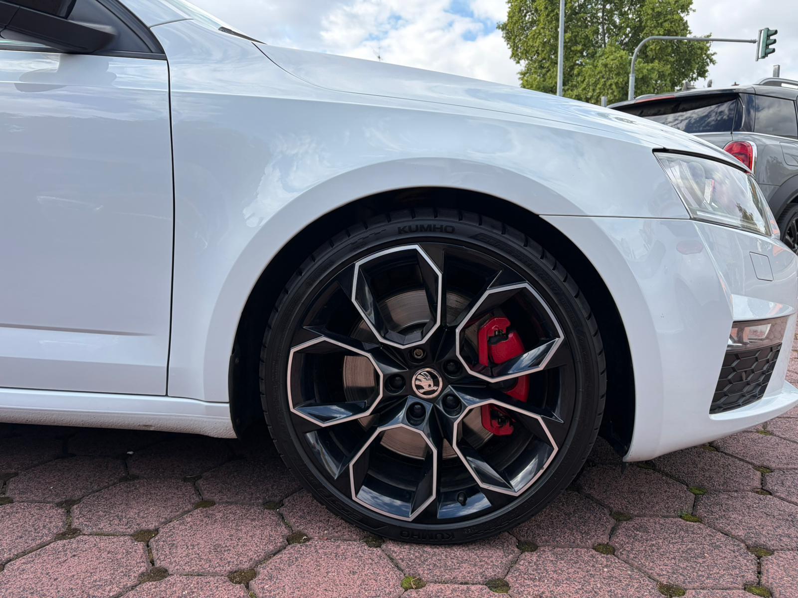 Skoda Octavia Combi RS 230 ch DSG • ACC • Caméra • CarPlay • Keyless • Hayon électrique