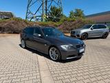 BMW 335i e91 Top Zustand, Checkheft gepflegt - BMW 335 in Karlsruhe