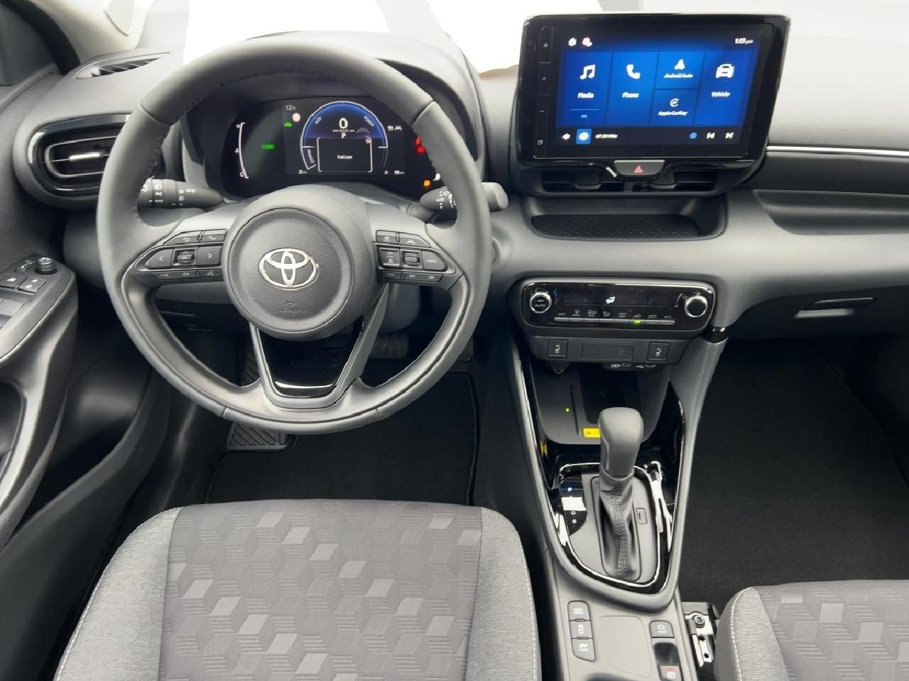 Fahrzeugabbildung Toyota Yaris 1,5 Hybrid Teamplayer *Safetyp.*Comfortp.