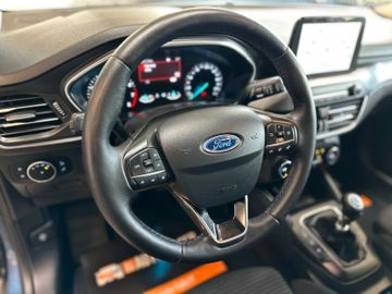 Ford Focus Lim. Titanium *Navi*AHK*LED*