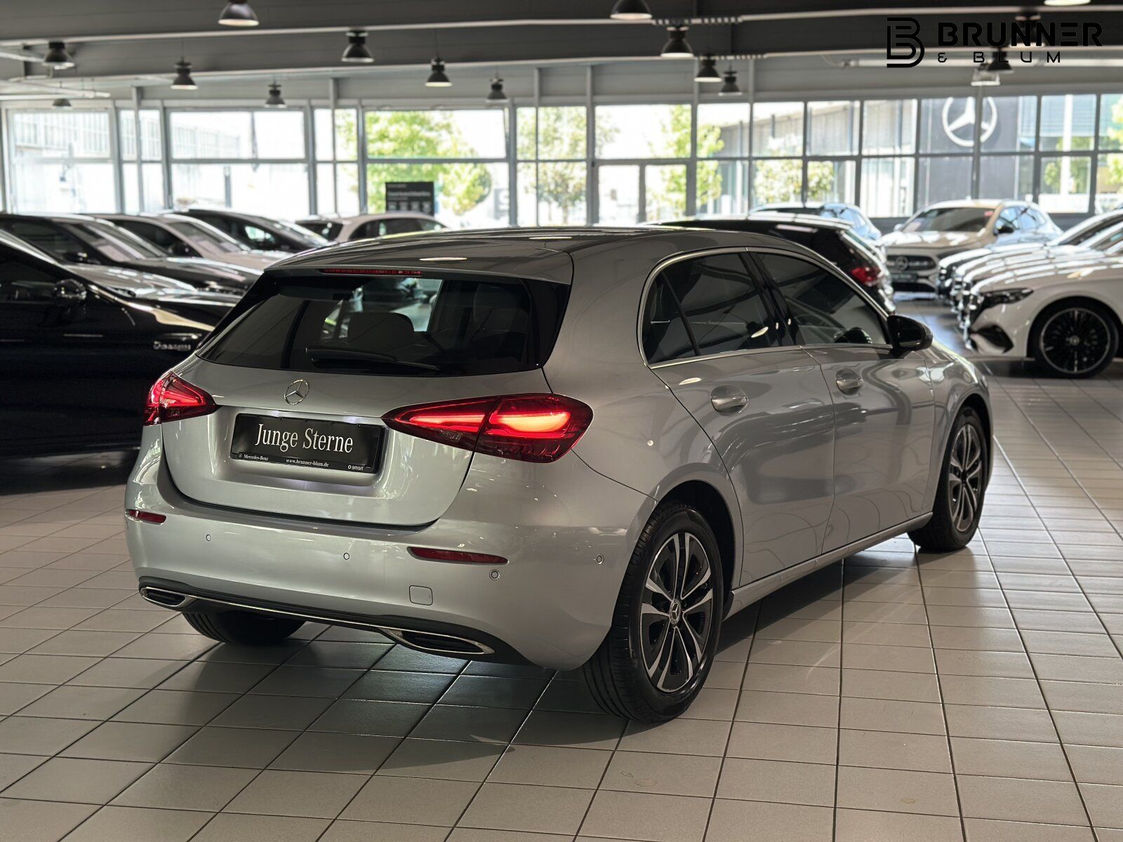 Mercedes-Benz A 180 Progressiv Sitzhzg LED Kamera CarPlay MBUX foto 4