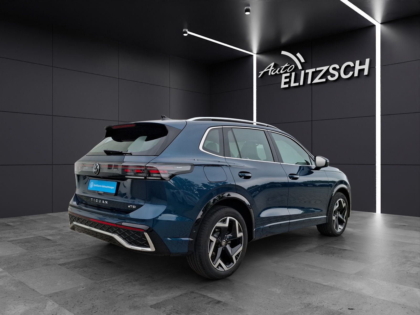 Fahrzeugabbildung Volkswagen Tiguan eTSI R-Line DSG Standhzg. Matrix AHK Navi
