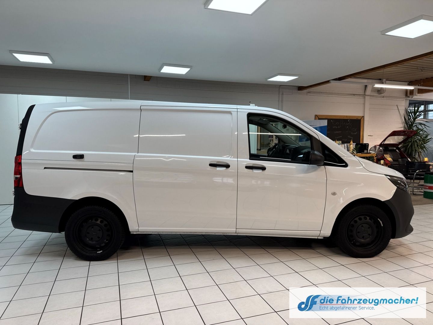 Fahrzeugabbildung Mercedes-Benz Vito Kasten 116 CDI RWD PRO lang Navi Apple CarP