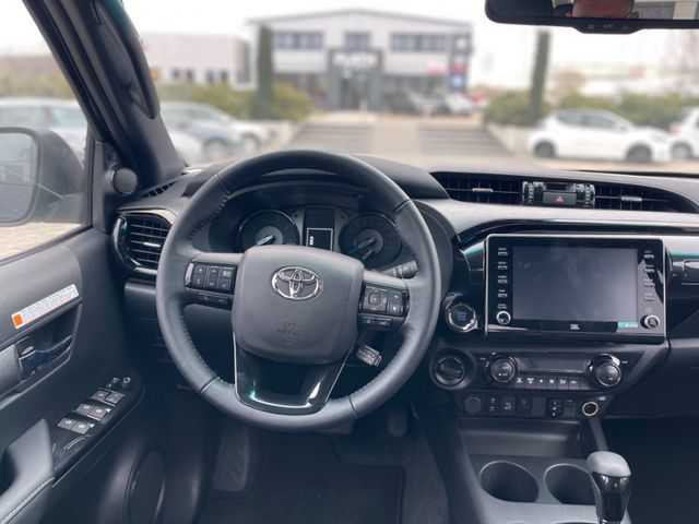 Toyota Hilux Invincible 4×4 JBL Schwarz Automatik