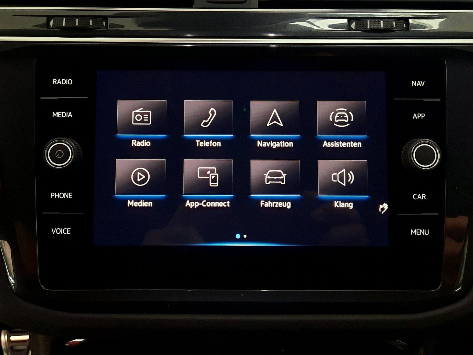 Fahrzeugabbildung Volkswagen Tiguan Active TSI *Navi*Cam*LED*PDC*Sitzhzg*ACC*