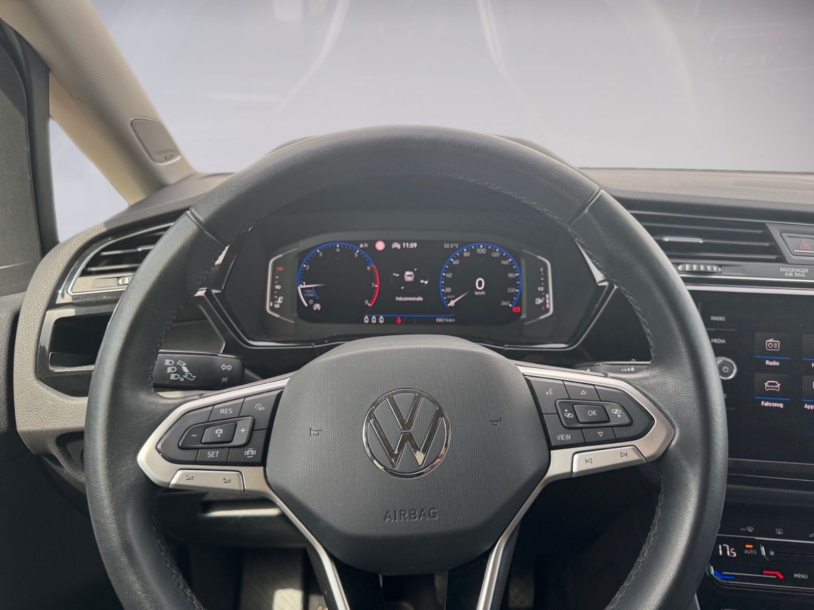 Fahrzeugabbildung Volkswagen Touran Comfortline 1.5 TSI