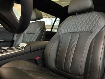 BMW X7 - 7