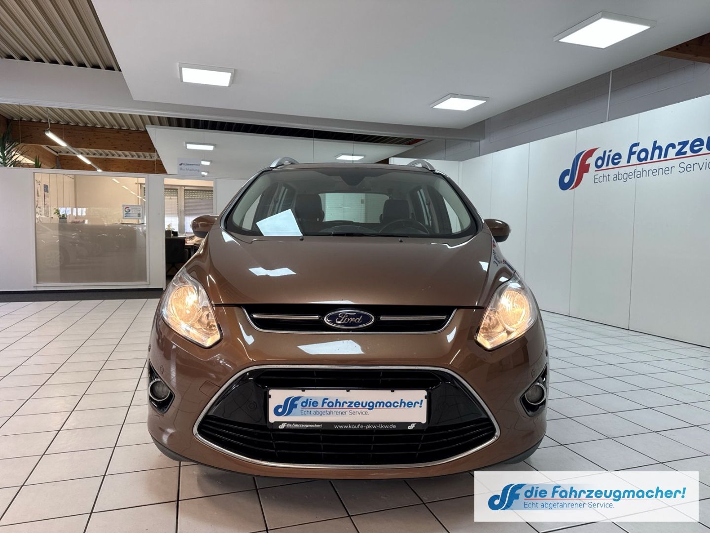 Fahrzeugabbildung Ford C-Max Grand Titanium Navi Klimaautom *EXPORT