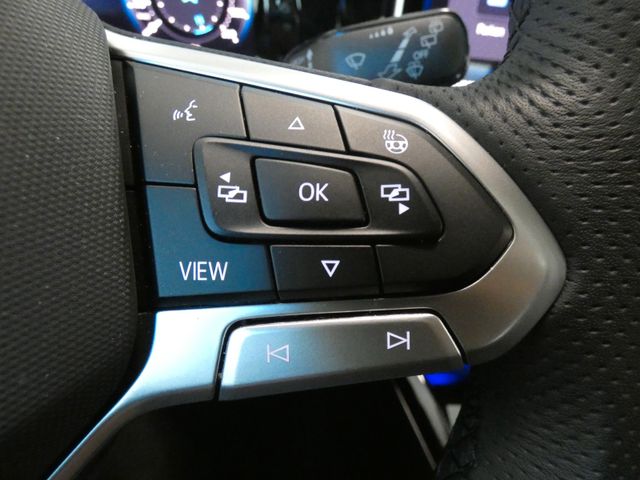 Golf 1.5 eTSI R-Line HUD PANO AHK RFK SHZ ACC