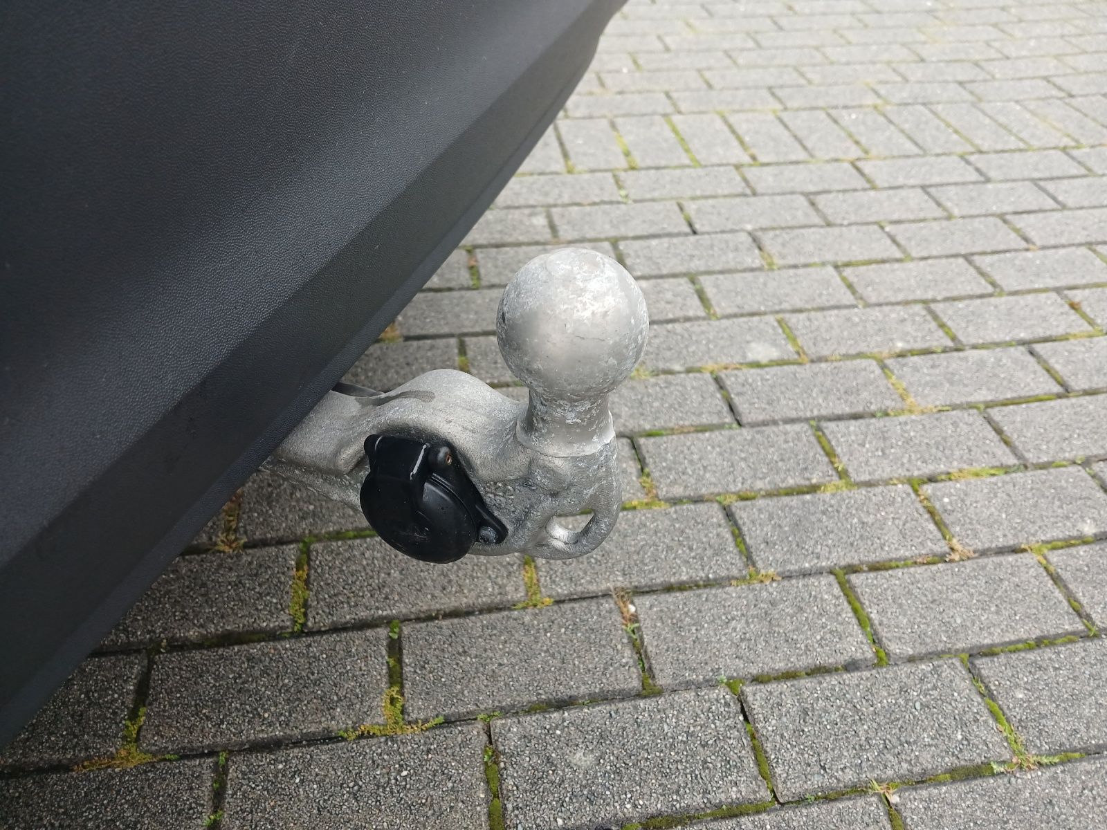 Fahrzeugabbildung Volkswagen Tiguan eTSI Life DSG LED AHK Navi AID ACC RFK SH