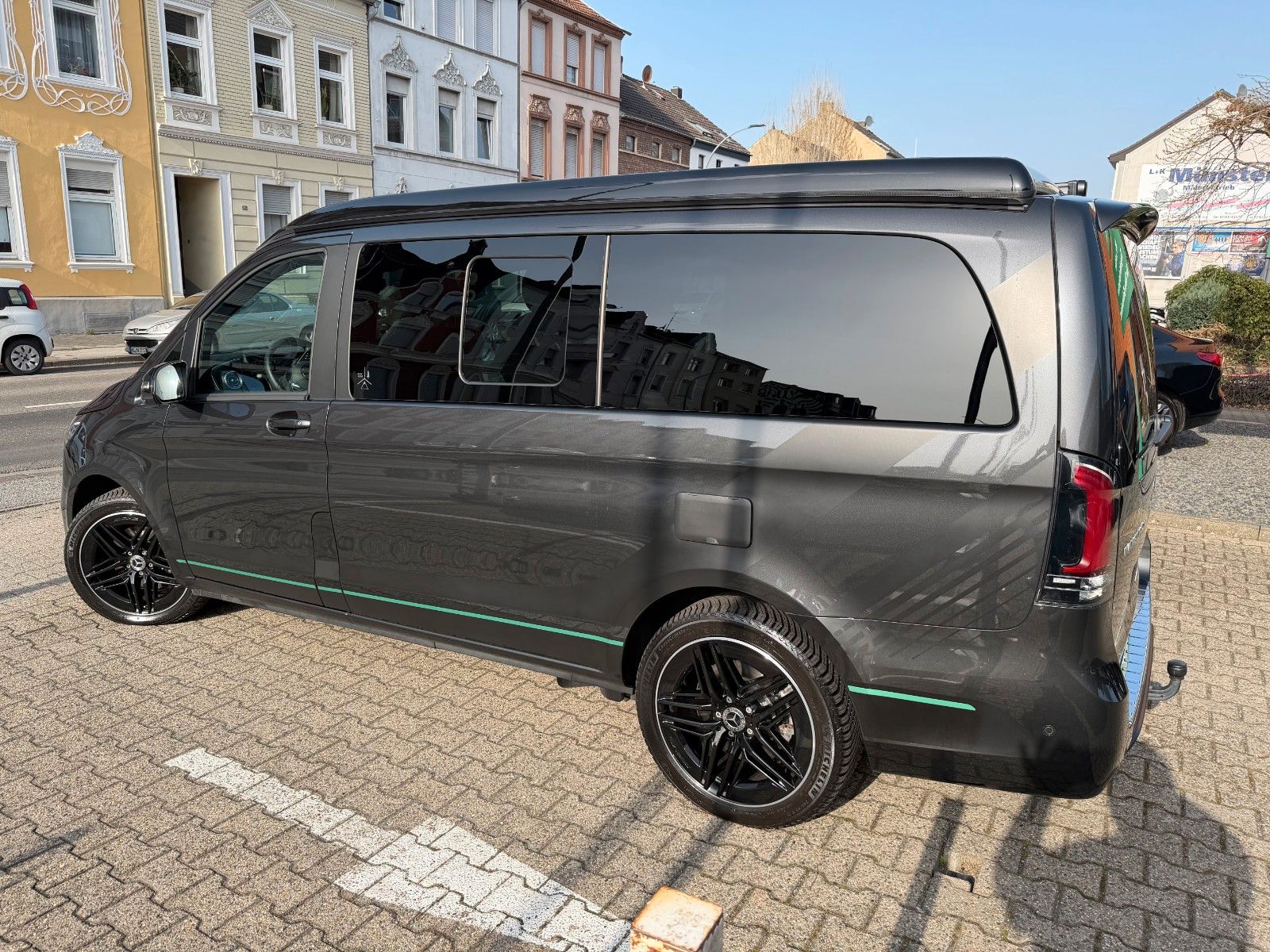 Fahrzeugabbildung Mercedes-Benz V300 d MARCO POLO AMG LINE VOLL NIVELLIERUNG