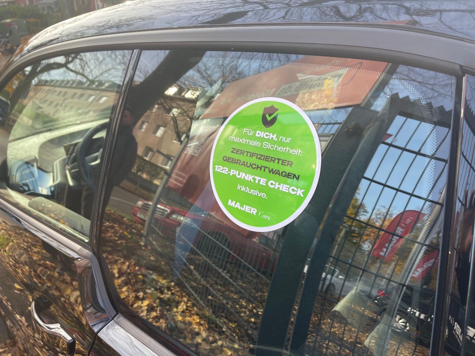 Fahrzeugabbildung BMW i3s KAMERA*SHZ*Business-Paket*20ZOLL*LED