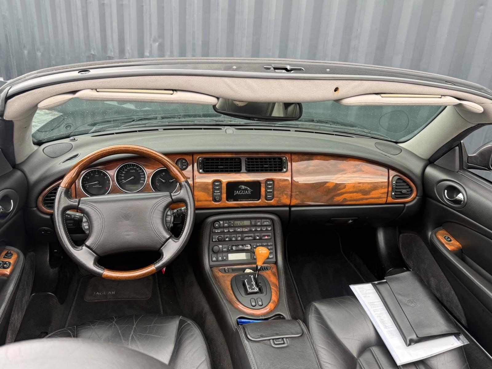 Jaguar XKR Cabriolet 4.0 V8 Kompressor 363 ch / Cuir / Xénon / Faible Kilométrage