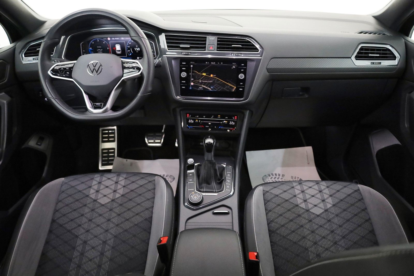 Fahrzeugabbildung Volkswagen Tiguan Allspace R-Line 4M Navi,LED,ACC,360°,AHK,