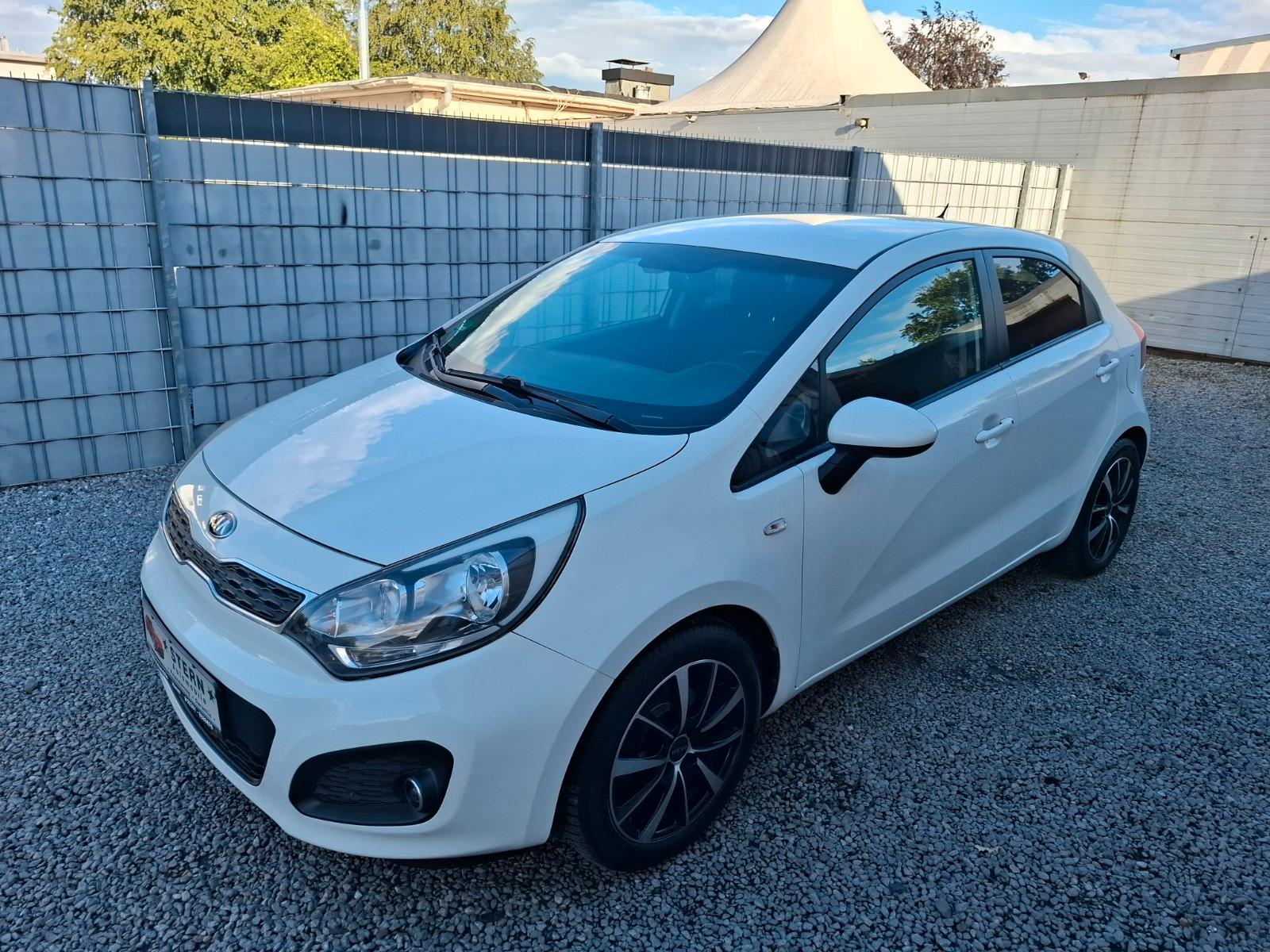 Kia Rio FIFA World Cup Edition/KLIMAAUTOMATIK/NAVI
