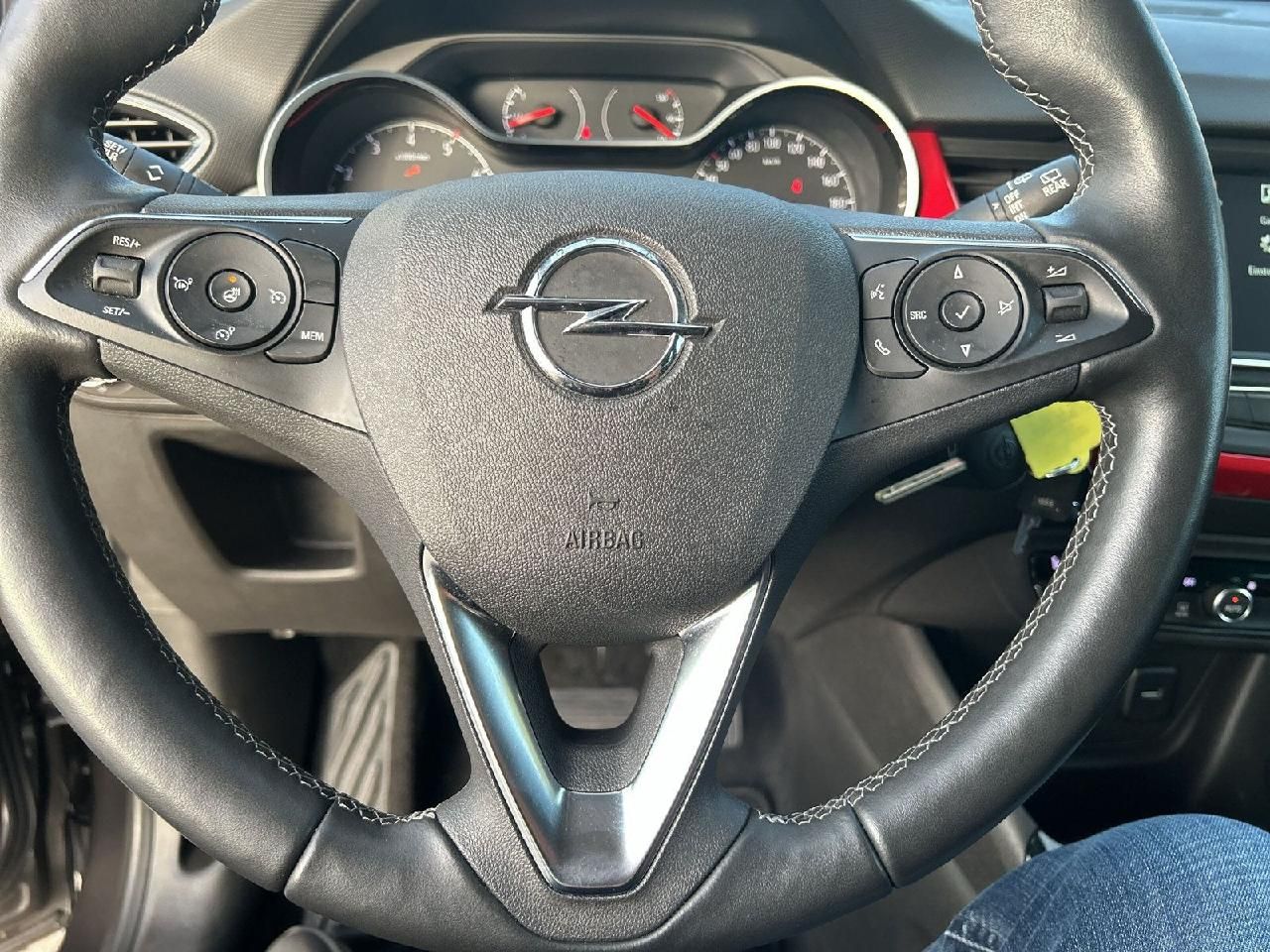 Fahrzeugabbildung Opel Crossland GS Line, AHK, Allwetter