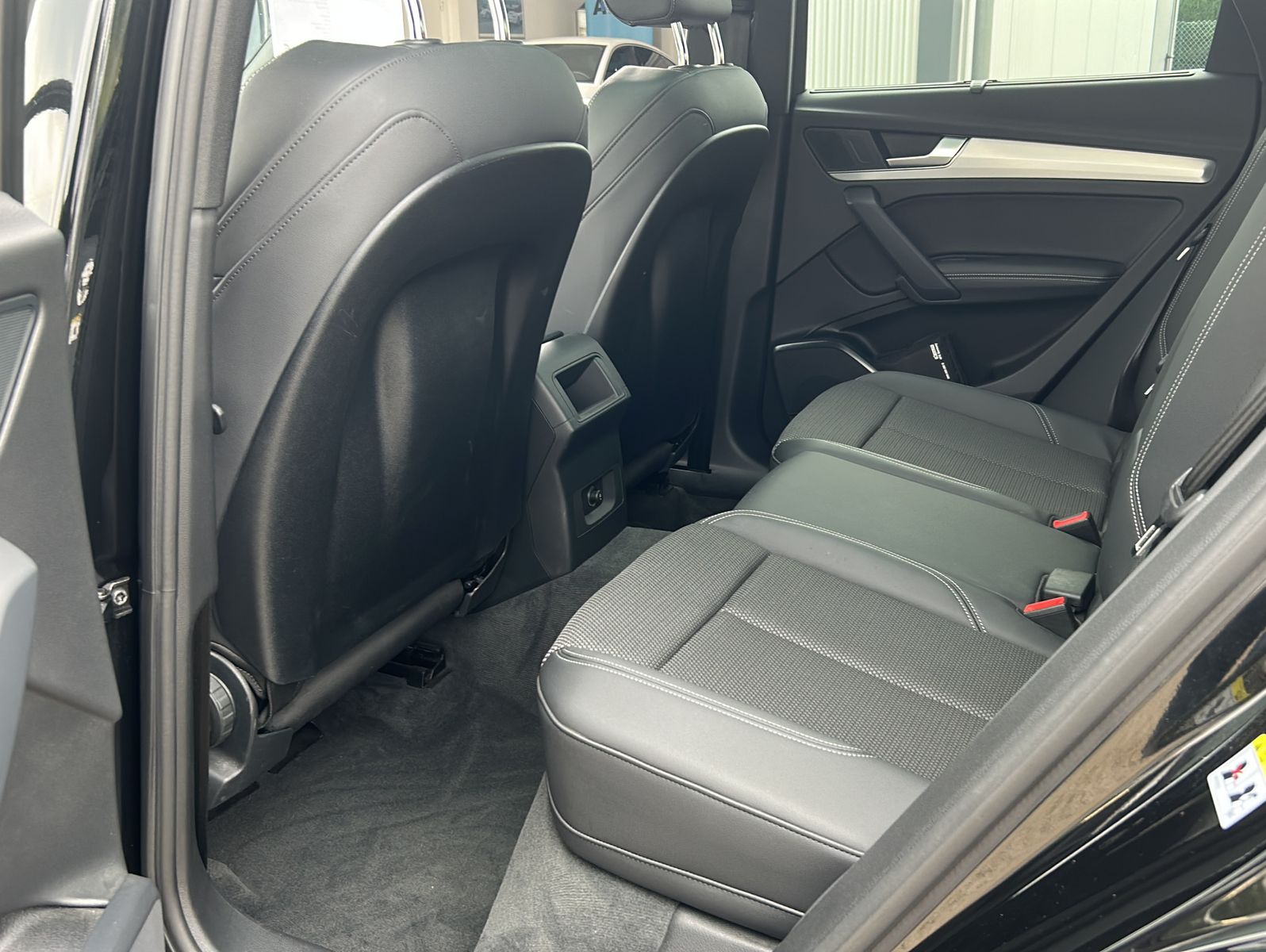 Fahrzeugabbildung Audi Q5 40 TDI quattro S-Line