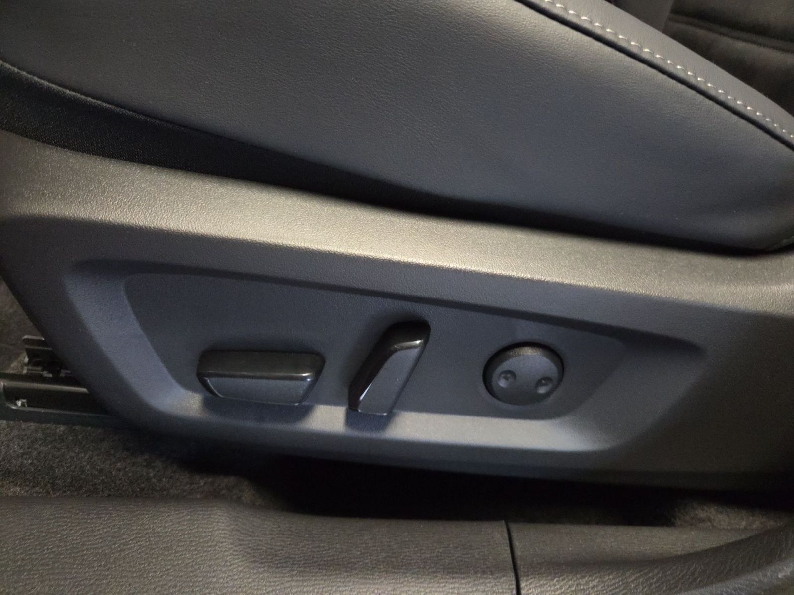 Fahrzeugabbildung Mitsubishi Outlander Plug-in Hybrid Intro Edition *AHK*NAVI