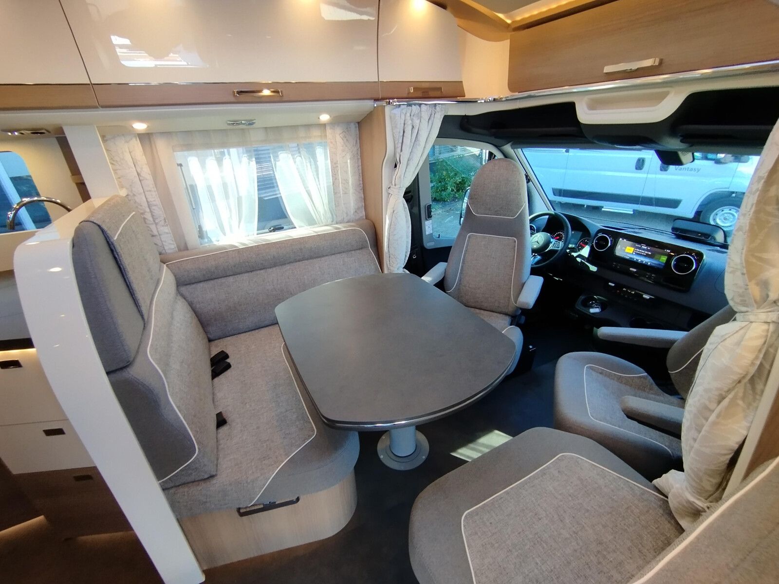 Fahrzeugabbildung Malibu T 490 RB LE comfort Mercedes,Distronic,LED,Autom