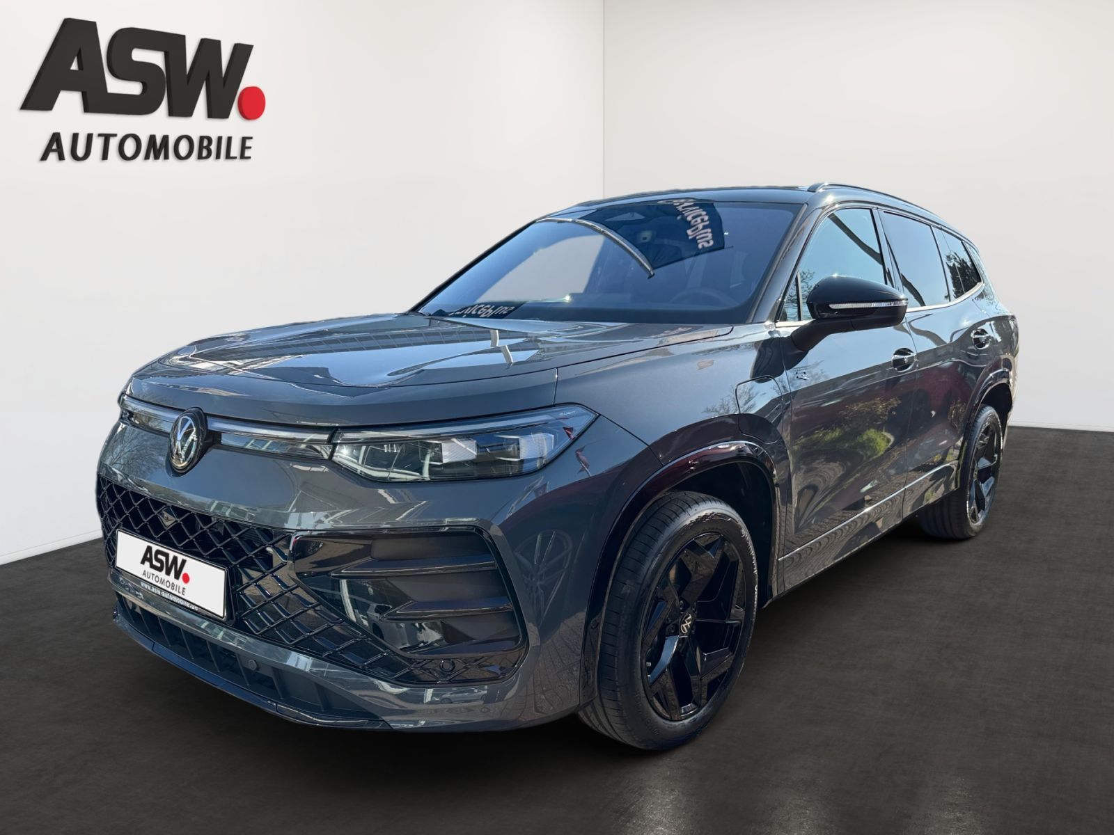 Volkswagen Tayron R-Line 1,5 eHybrid DSG AHK PANO ACC NAVI foto 1