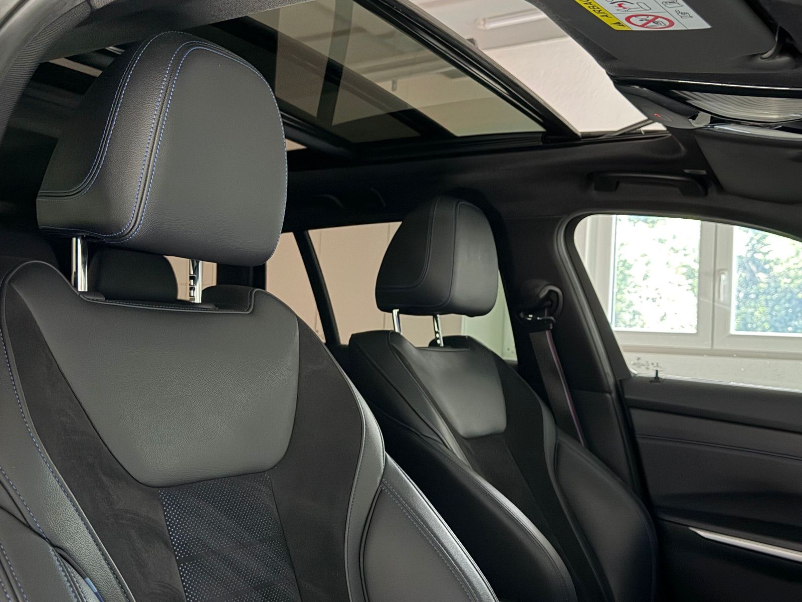 Fahrzeugabbildung BMW M340 i xDrive/PANO/HuD/H&K/VRTL/LASER/DE FZG
