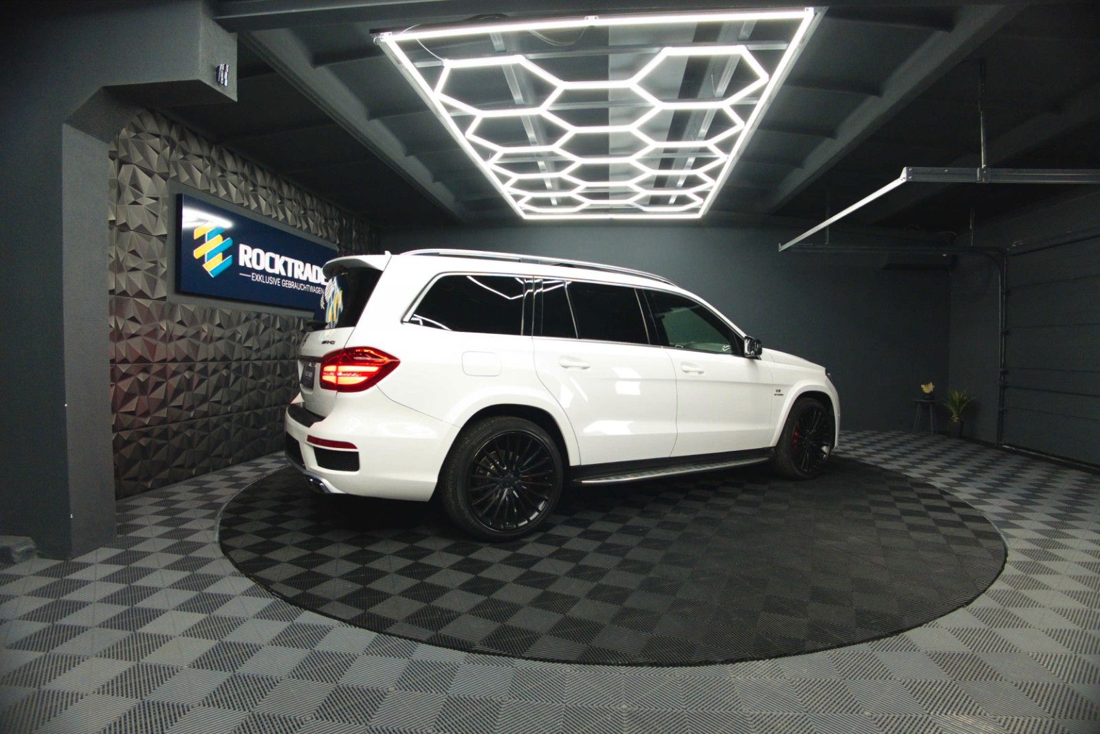 Fahrzeugabbildung Mercedes-Benz GLS / GL 63 AMG 4Matic Night-Paket *ACC*Pano*LED