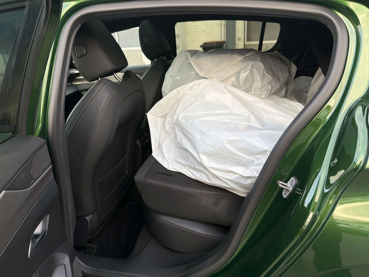 Fahrzeugabbildung Peugeot 308 GT Pack Hybrid 180 AHK-abn. El. Pano Navi