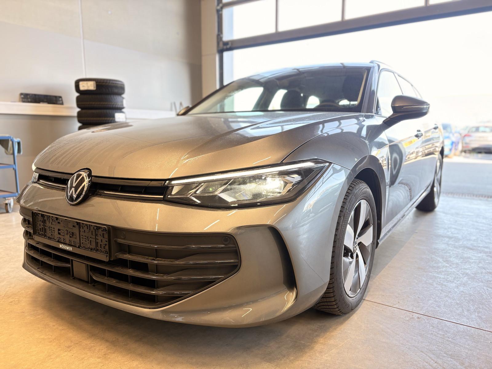 Volkswagen Passat Variant 1.5eTSI DSG Winterpaket Navi LED 