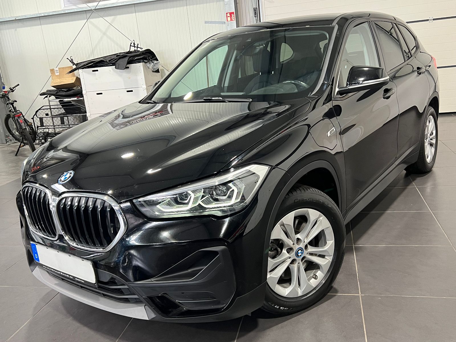 BMW X1 xDrive 25 e Automatik **Navi*LED*SHZ*Temp**