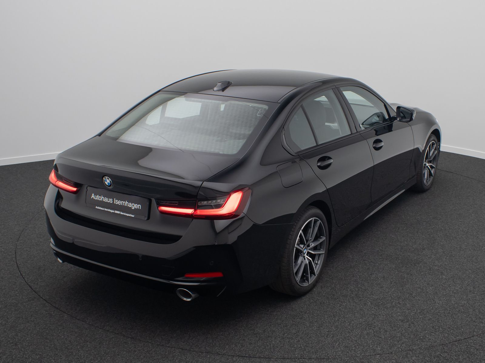 Fahrzeugabbildung BMW 330i GeschwindigReg DAB Komfort HiFi Leder 18Zol