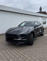 Porsche Macan - vulkangraumetallic - Porsche aus 2020