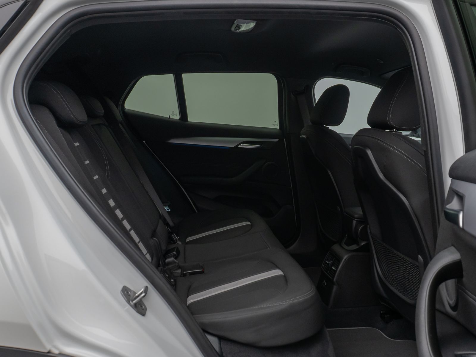 Fahrzeugabbildung BMW X2 xD25e Kamera DAB HiFi Navi Komfort Sport LED