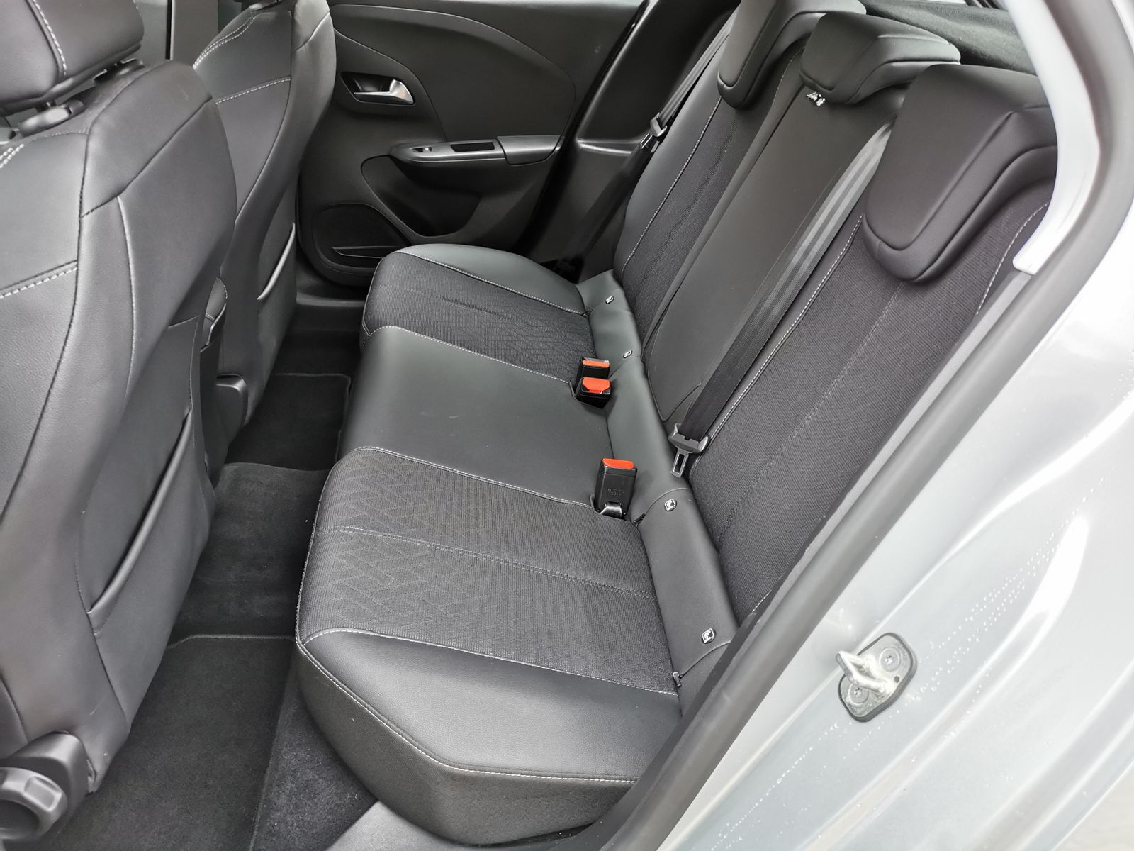 Fahrzeugabbildung Opel Corsa F 1.2 Elegance*PDC hi+Cam*Sitzhzg*LED*