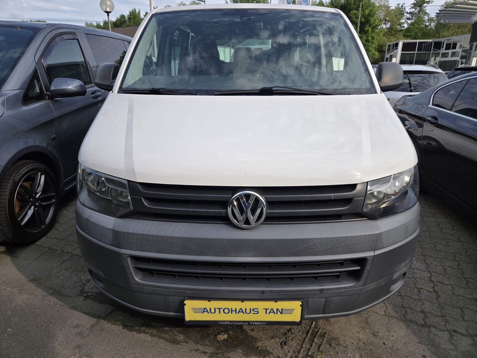 Fahrzeugabbildung Volkswagen T5 Transporter Kombi * 8.SITZER * NAVI *