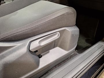 Volkswagen Tiguan - 12