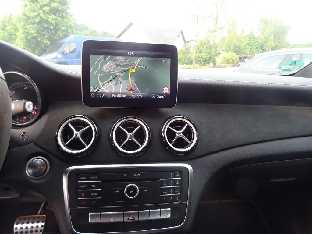 Mercedes-Benz A 220